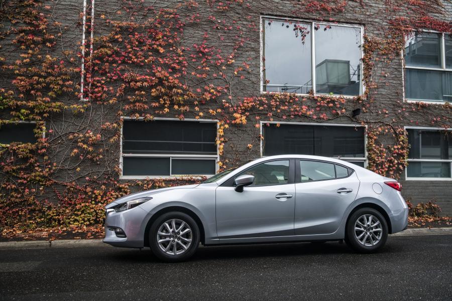  Mazda3 SP25 Astina Sedan (BM) 2016 года  (AU) (фото 35 из 56)
